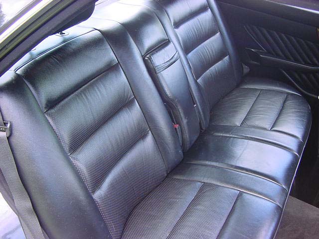 [W126] Les selleries Mercedes_w126_late_sedan_rear_seat